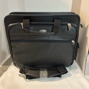 Targus Leather Mens Laptop Computer Bag Black w/adj strap 16‎ x 13 NWT pockets